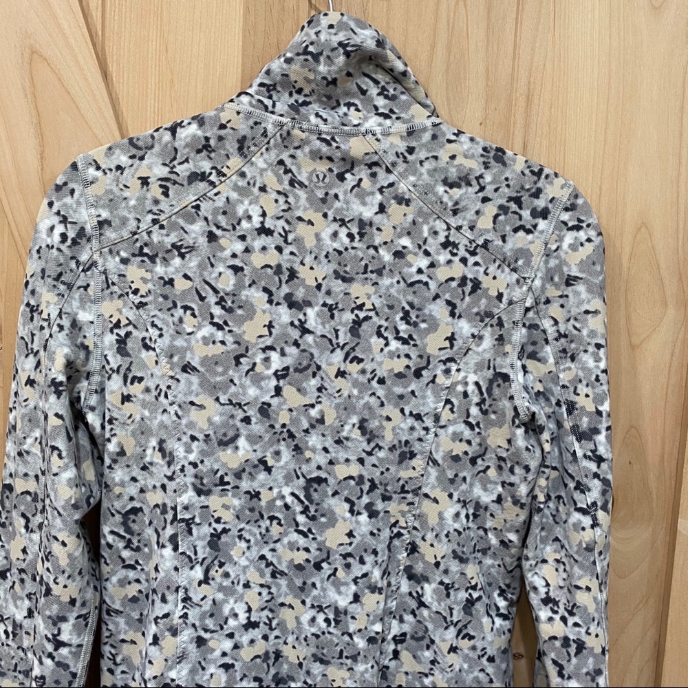 Lululemon Nice Asana Jacket Size 6 Not So Petite - Picture 8 of 13